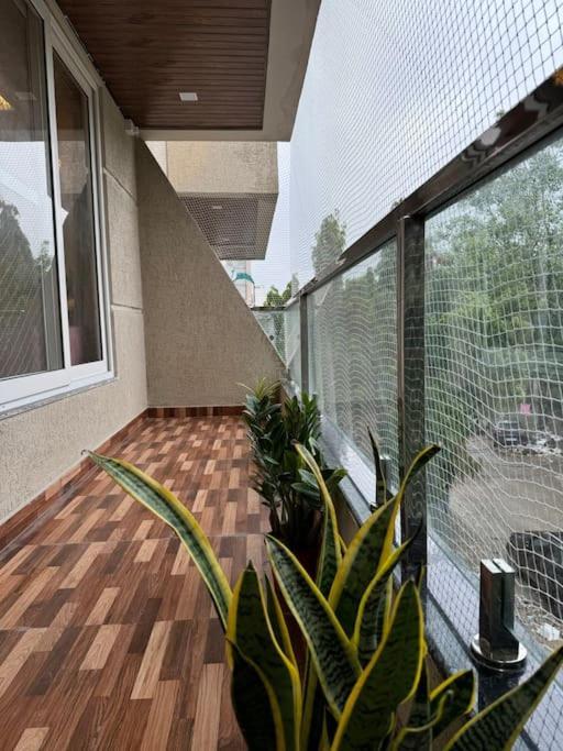 Karvah A Modern Studio In Central Apartment